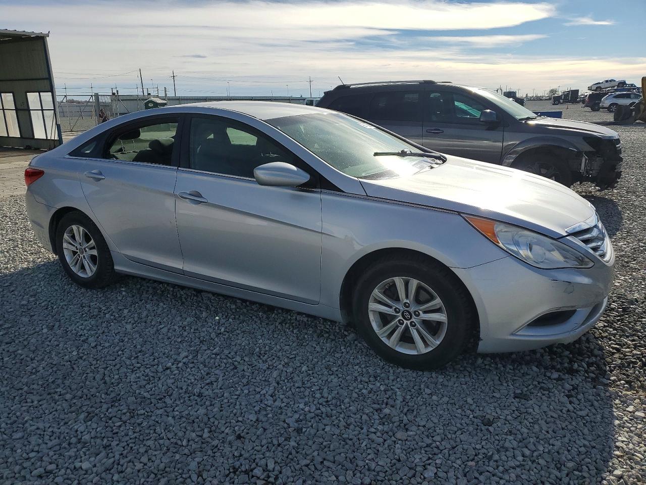 2012 HYUNDAI SONATA GLS photo 4