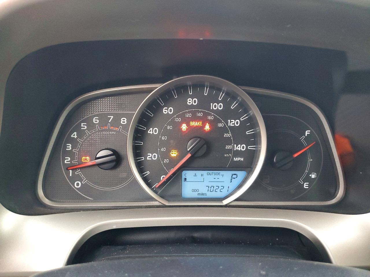 2015 TOYOTA RAV4 XLE photo 9