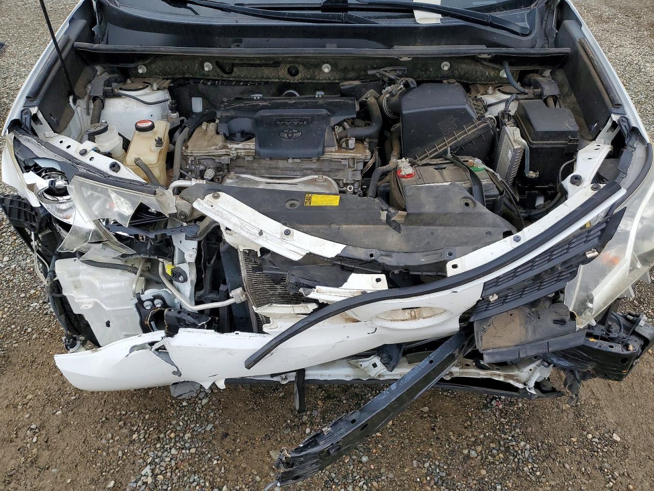 2015 TOYOTA RAV4 XLE photo 11