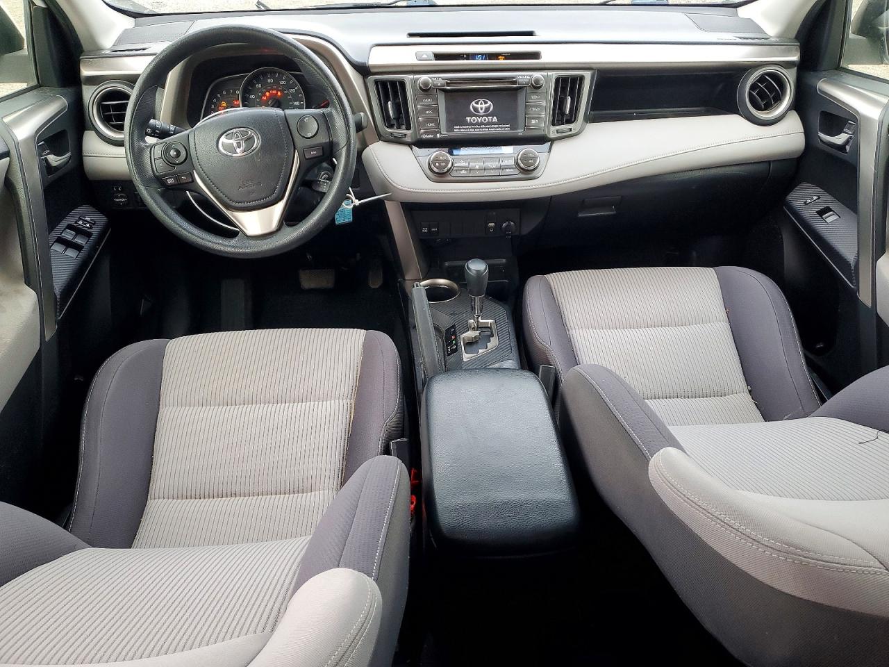2015 TOYOTA RAV4 XLE photo 8