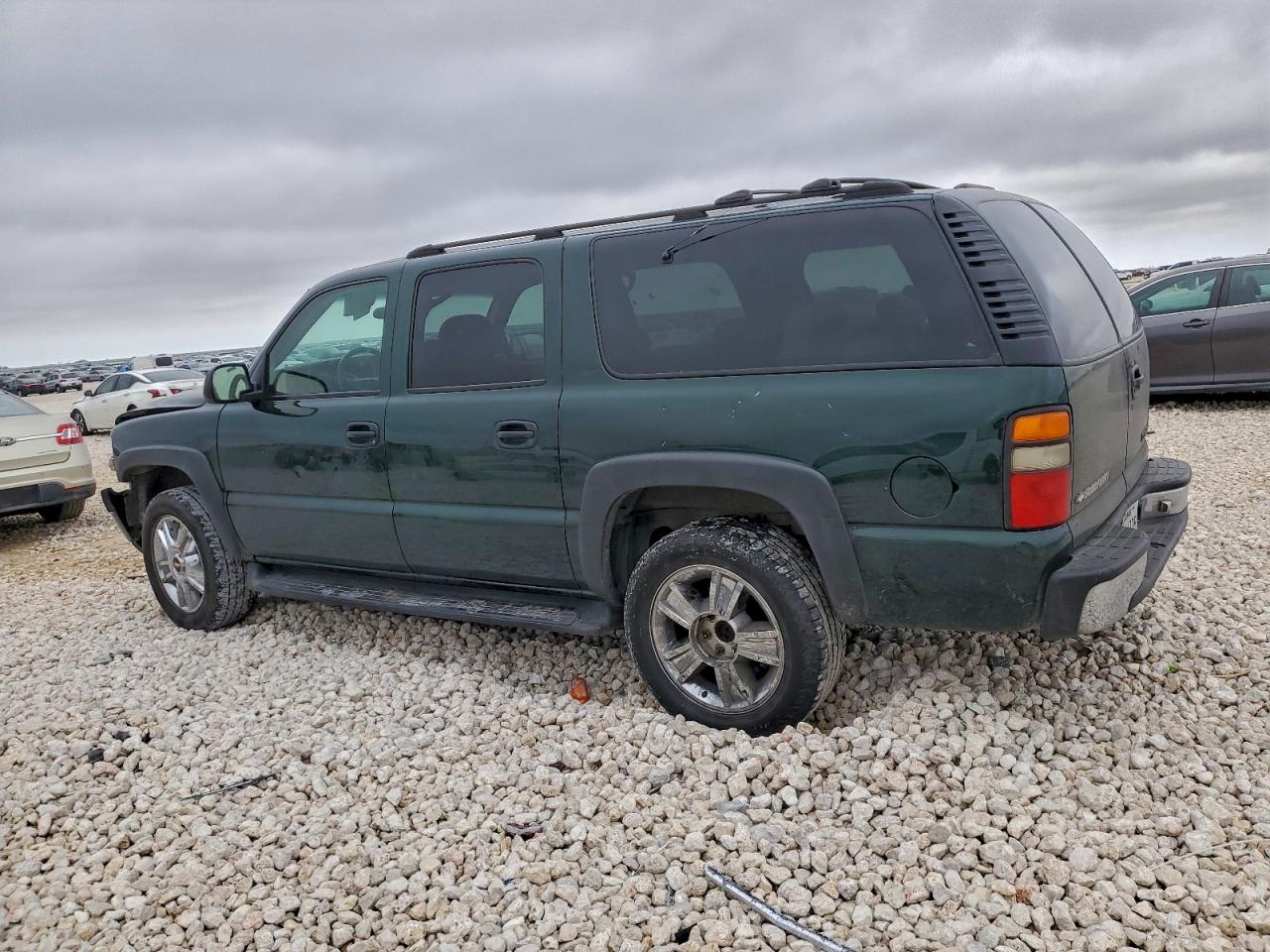 2001 CHEVROLET SUBURBAN C1500 photo 3