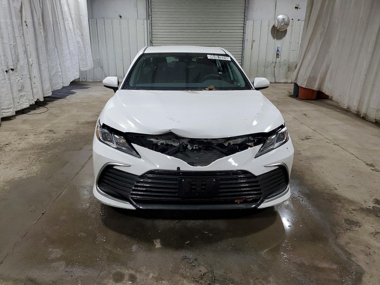 2024 TOYOTA CAMRY LE photo 5