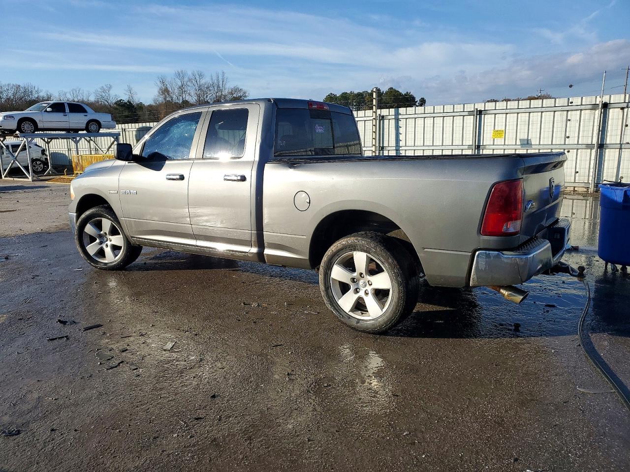 2010 DODGE RAM 1500 photo 2