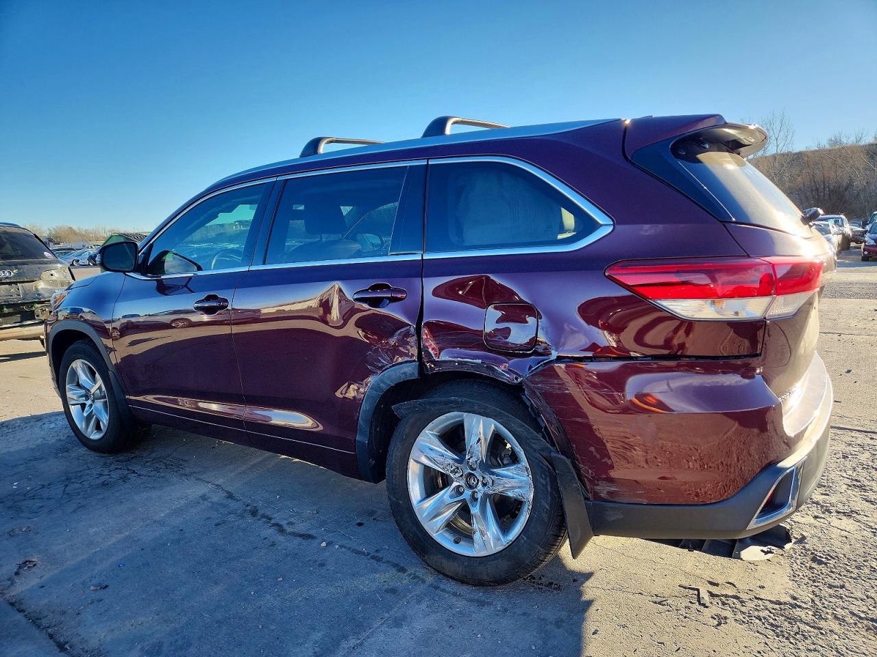 2018 TOYOTA HIGHLANDER LIMITED photo 2