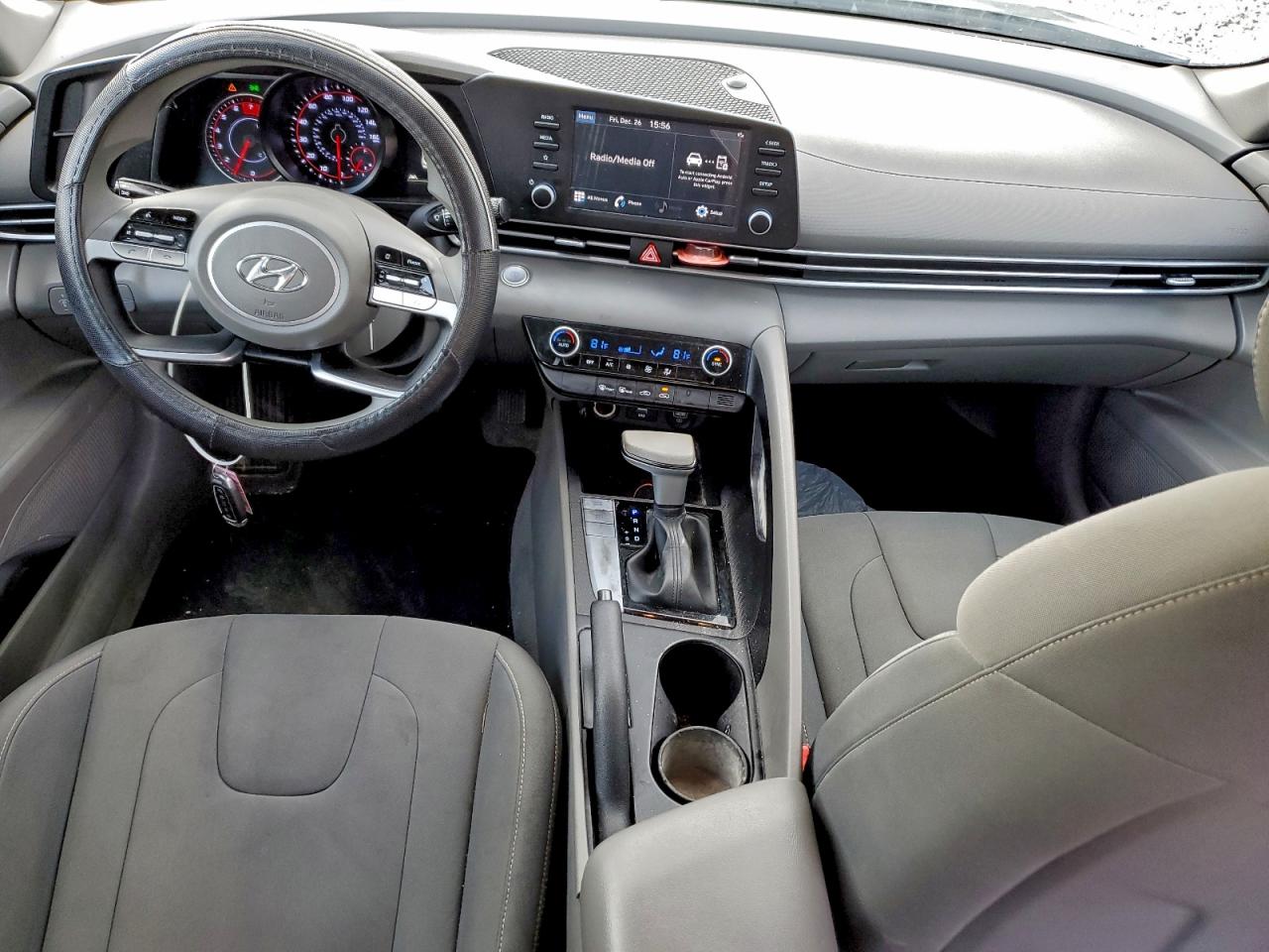 2023 HYUNDAI ELANTRA SEL photo 22