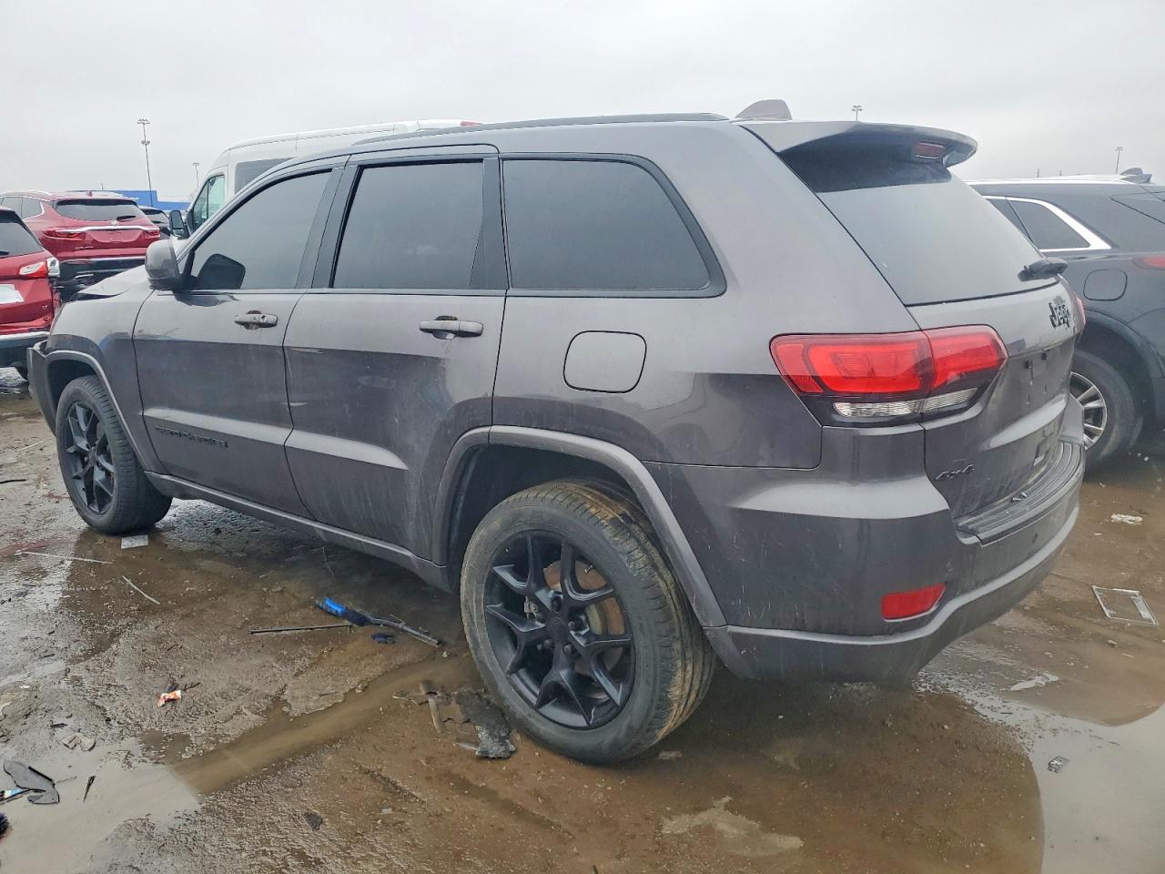 2018 JEEP GRAND CHEROKEE LAREDO photo 3