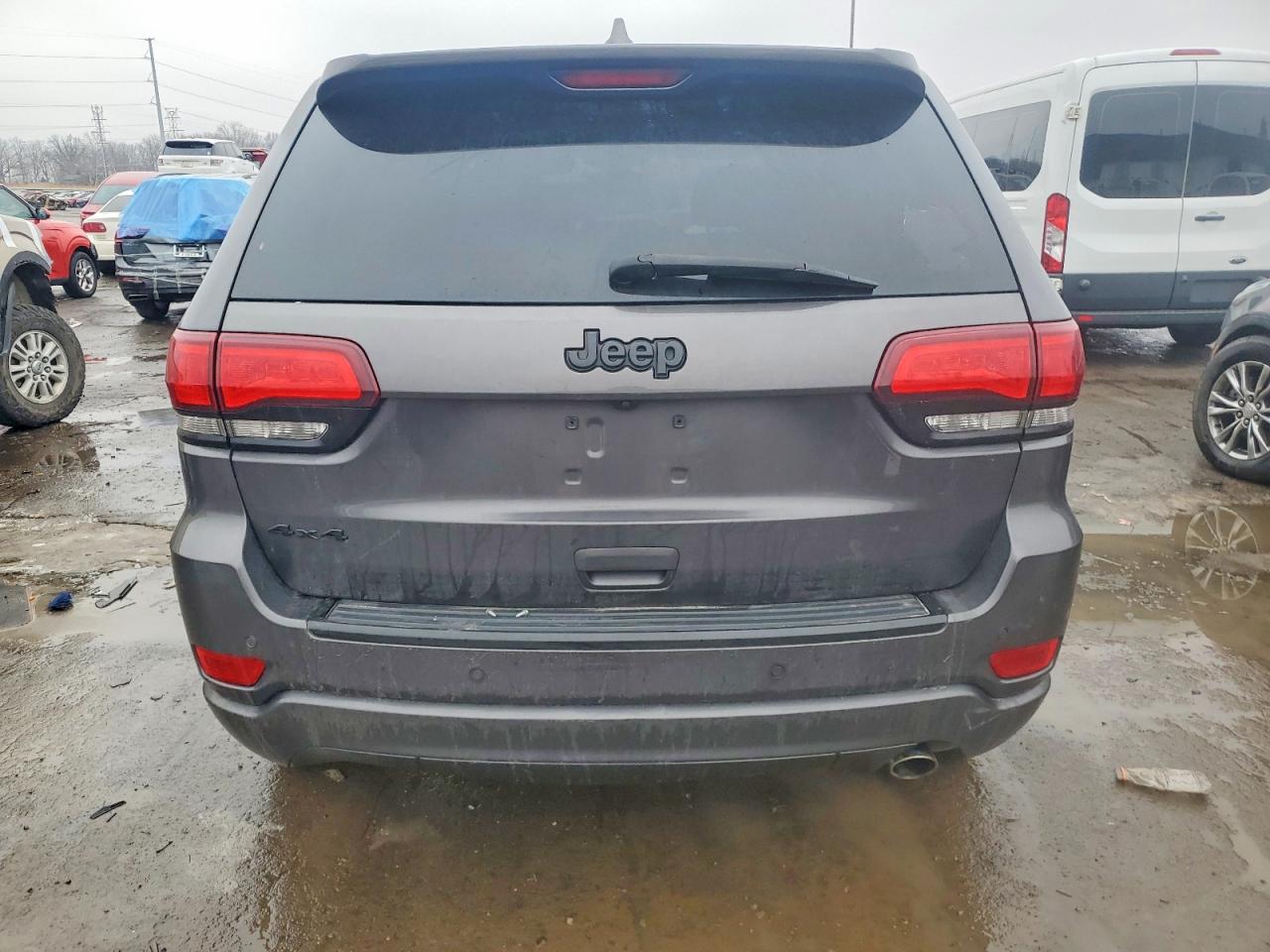 2018 JEEP GRAND CHEROKEE LAREDO photo 11