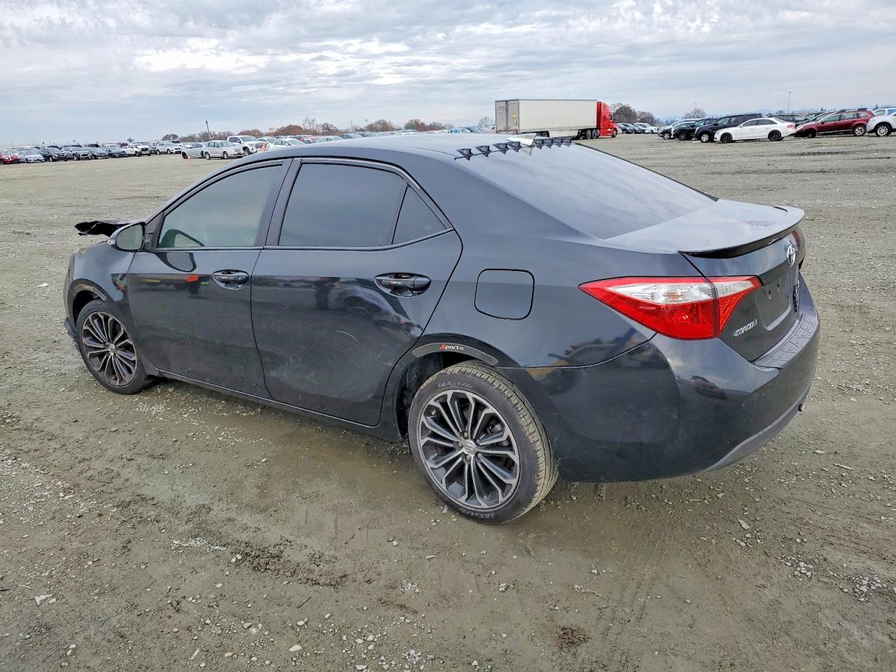 2014 TOYOTA COROLLA L photo 2