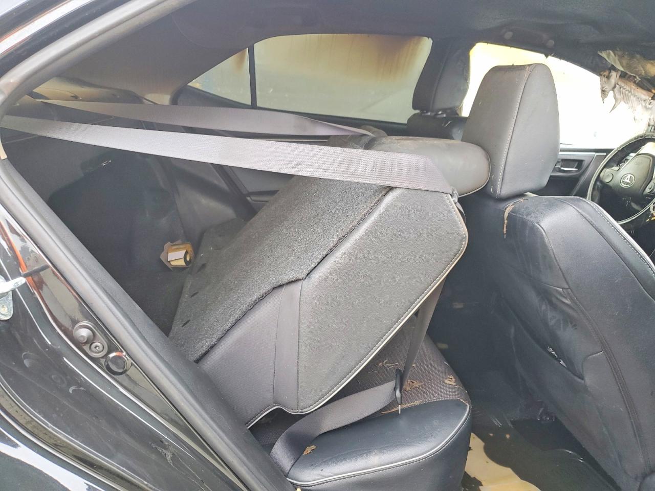 2014 TOYOTA COROLLA L photo 10