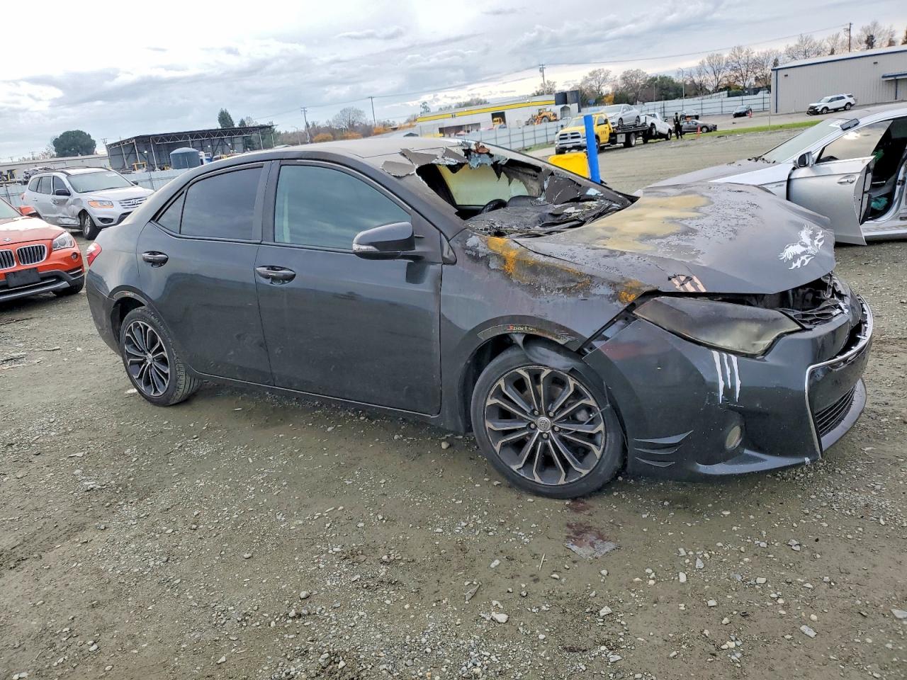 2014 TOYOTA COROLLA L photo 4