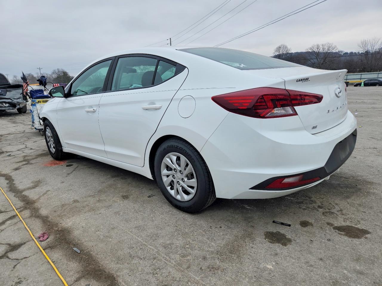 2019 HYUNDAI ELANTRA SE photo 2