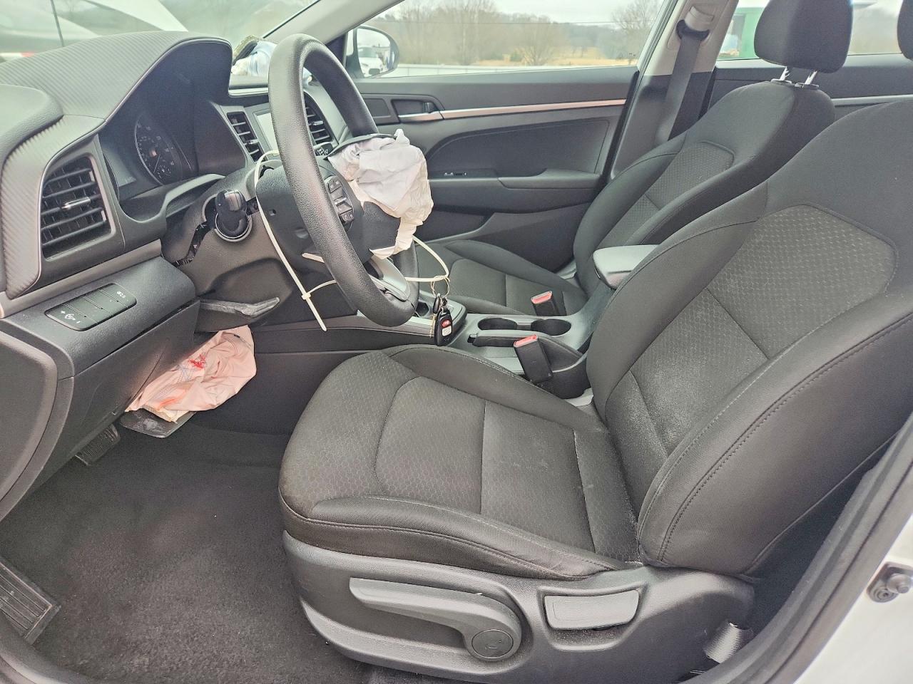 2019 HYUNDAI ELANTRA SE photo 7