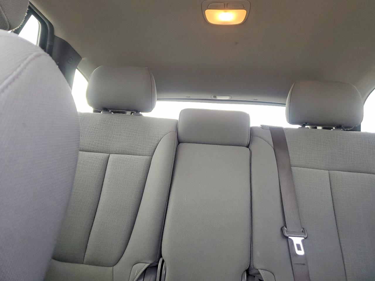 2010 HYUNDAI SANTA FE GLS photo 10