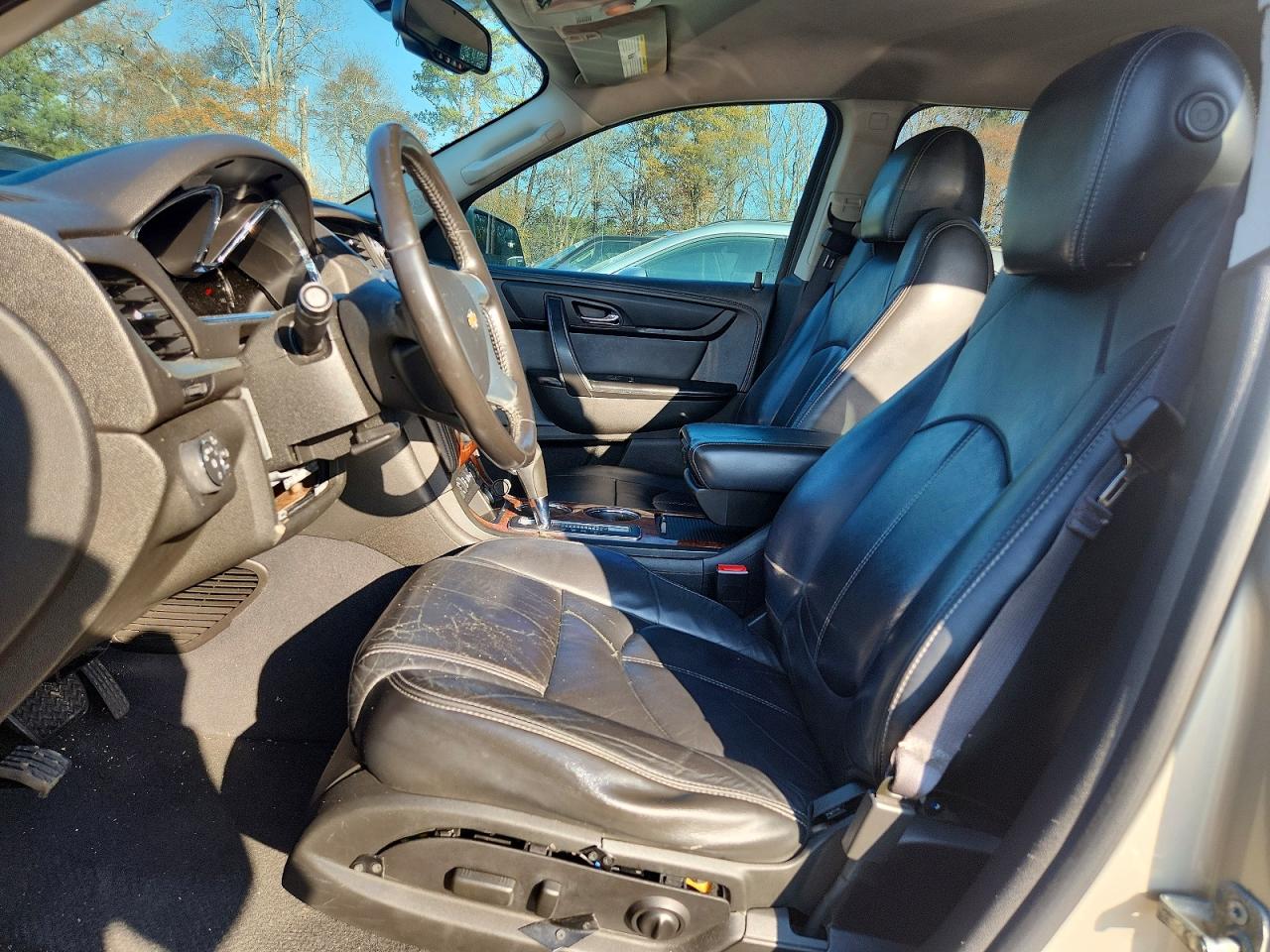 2014 CHEVROLET TRAVERSE LT photo 7