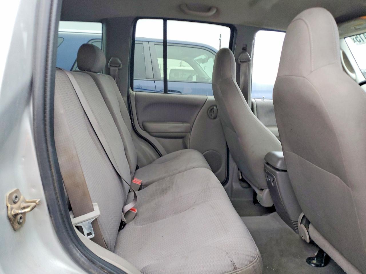 2002 JEEP LIBERTY SPORT photo 10
