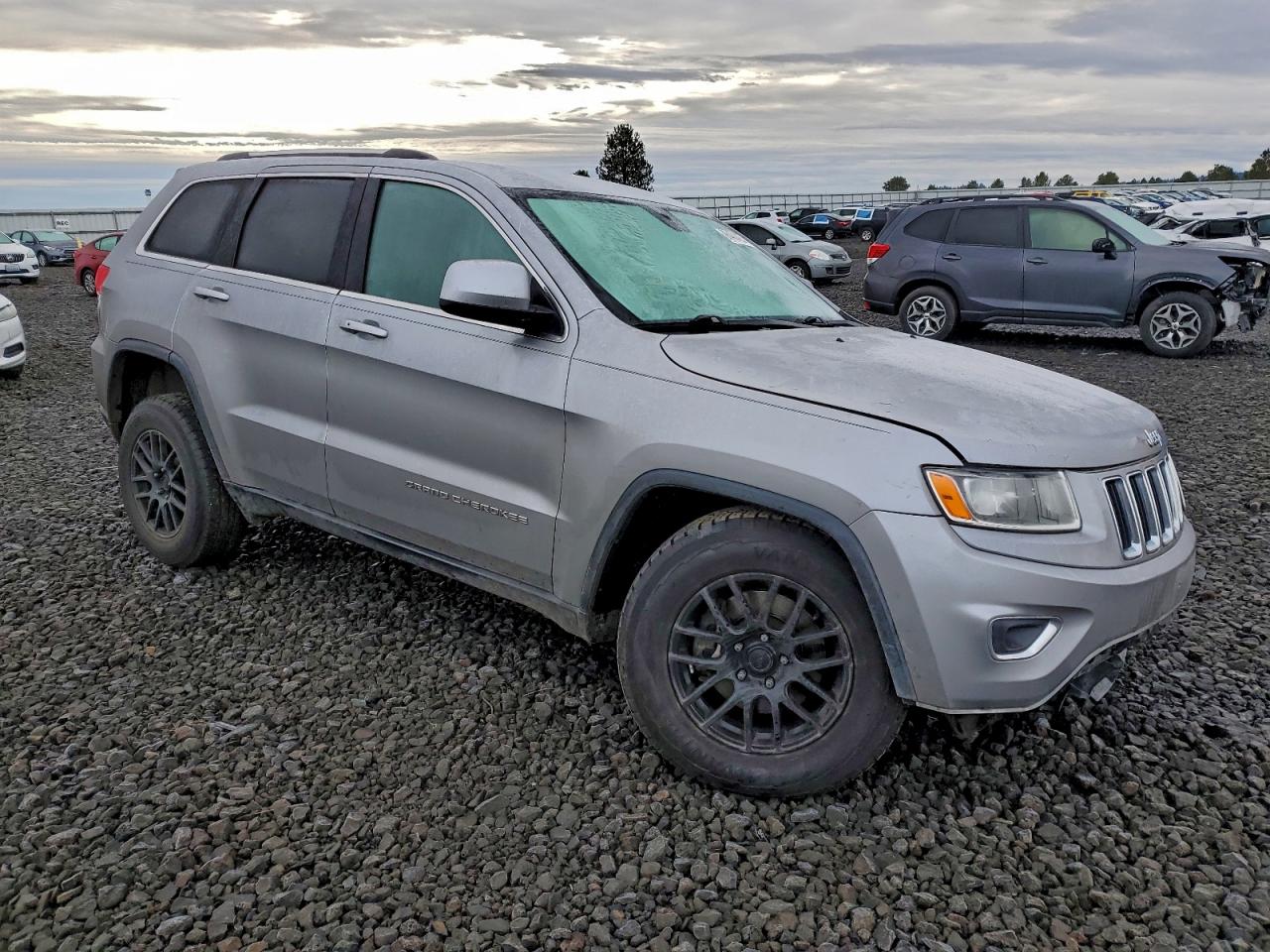 2015 JEEP GRAND CHEROKEE LAREDO photo 4