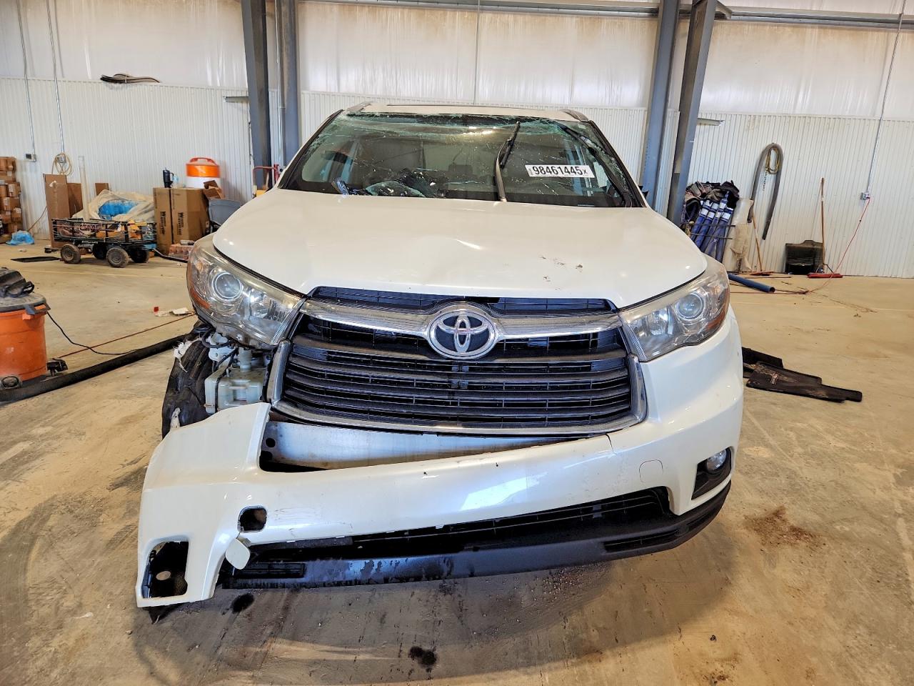 2016 TOYOTA HIGHLANDER XLE photo 5