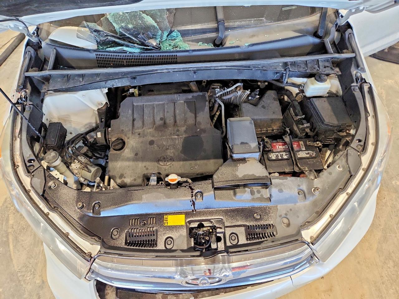 2016 TOYOTA HIGHLANDER XLE photo 12