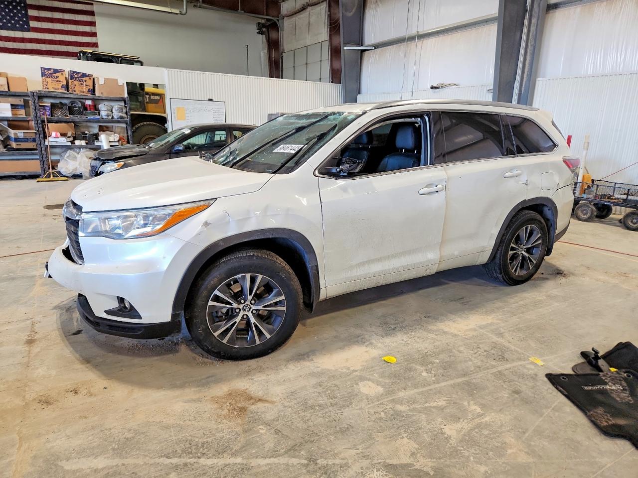 2016 TOYOTA HIGHLANDER