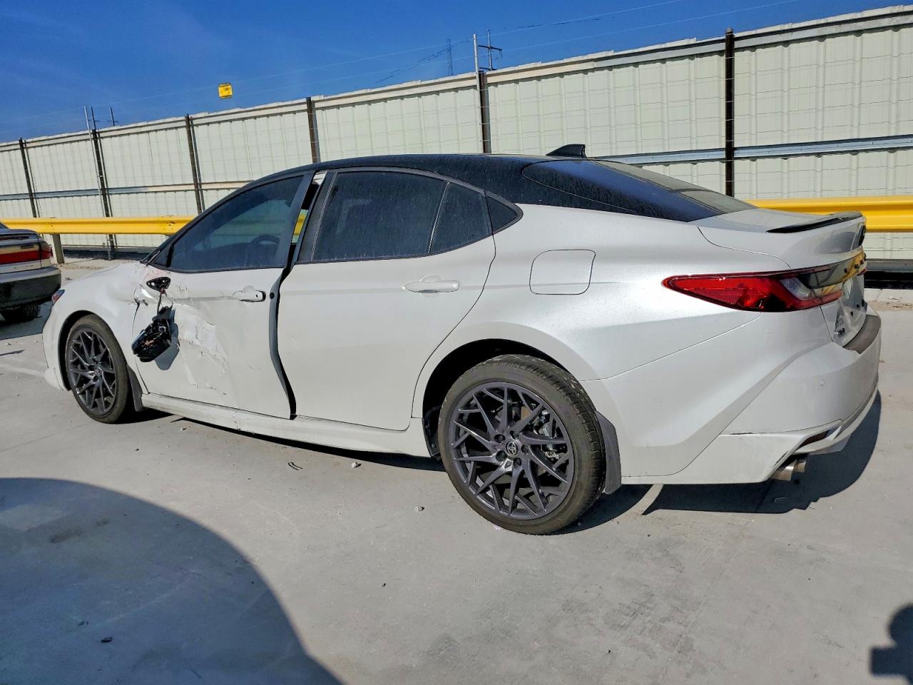 2025 TOYOTA CAMRY XSE photo 2
