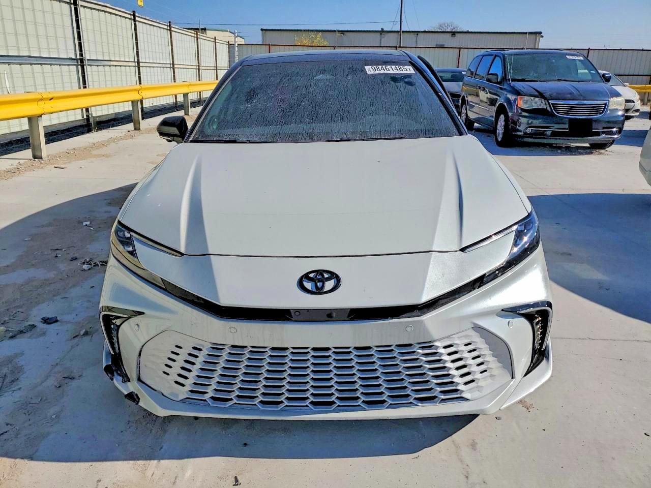 2025 TOYOTA CAMRY XSE photo 5