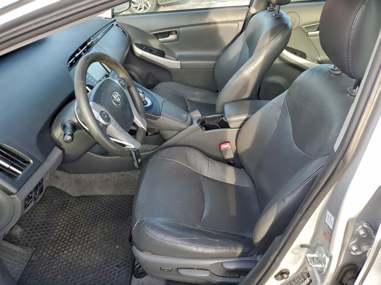 2011 TOYOTA PRIUS photo 7