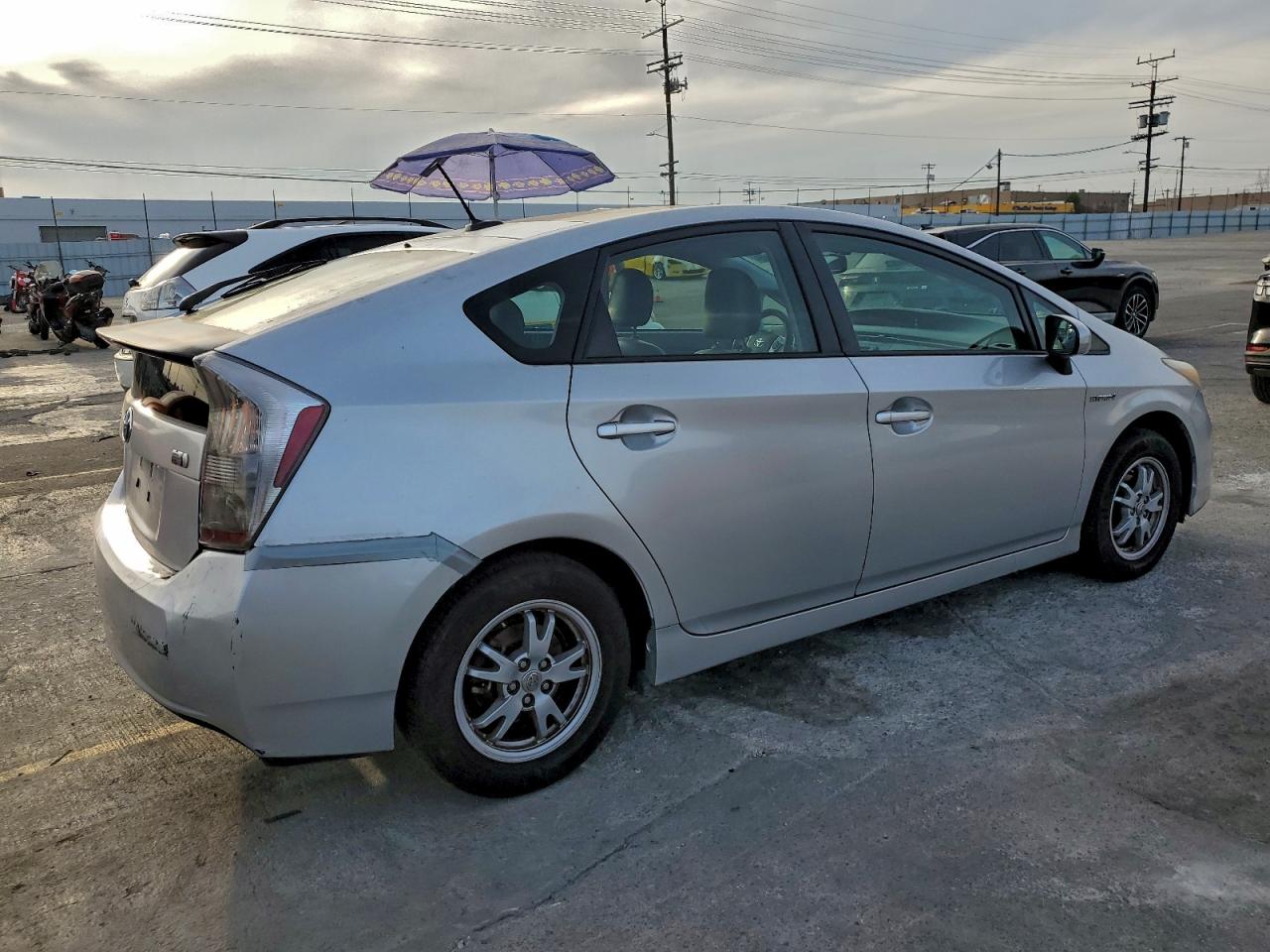 2011 TOYOTA PRIUS photo 3