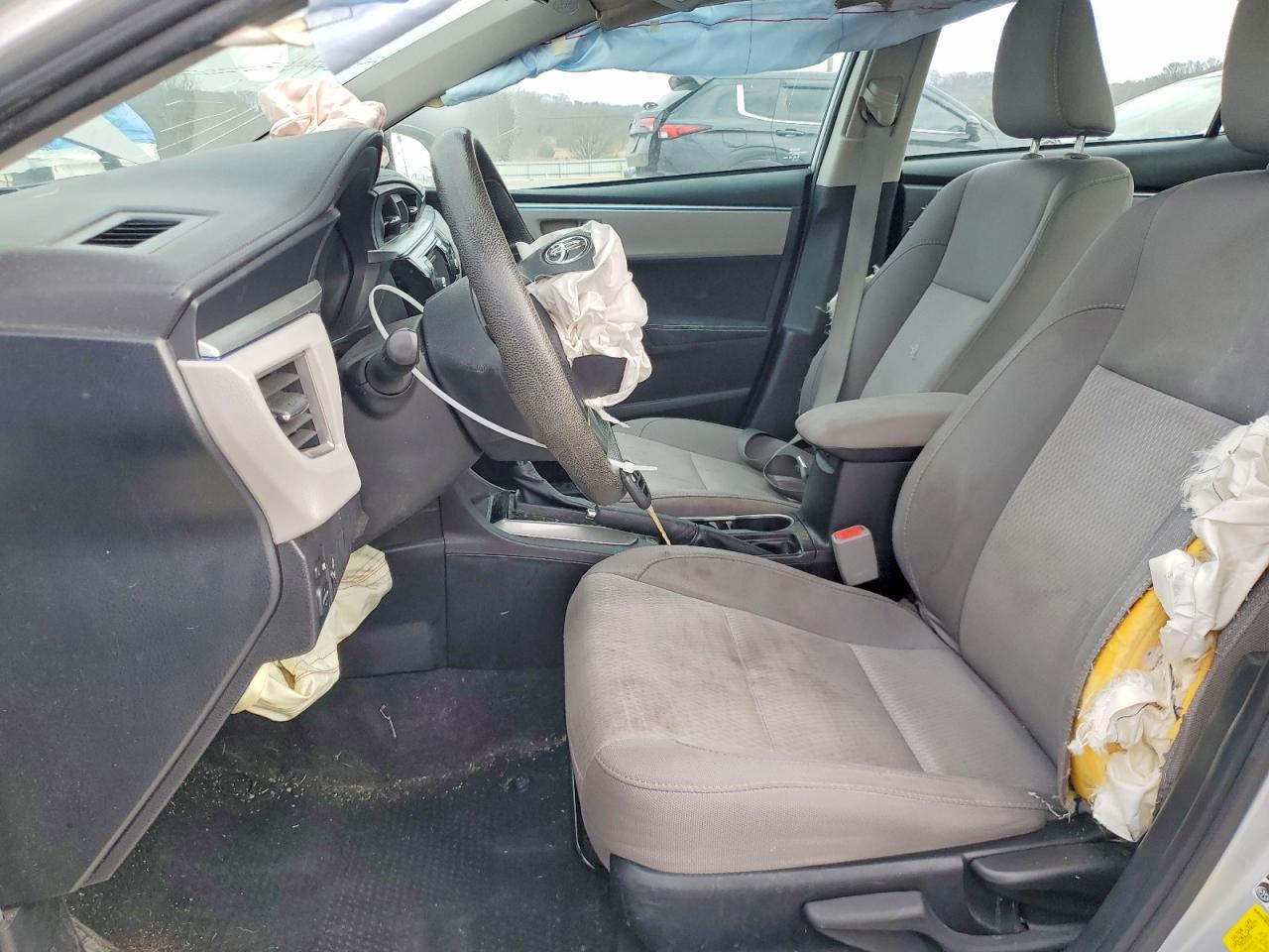 2014 TOYOTA COROLLA L photo 7