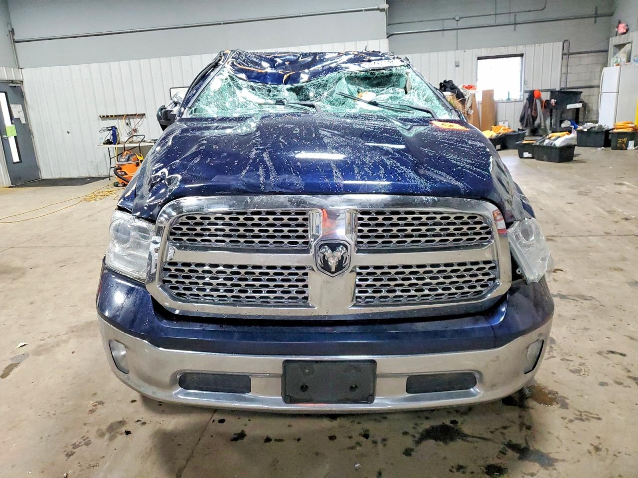 2016 RAM 1500 LARAMIE photo 5