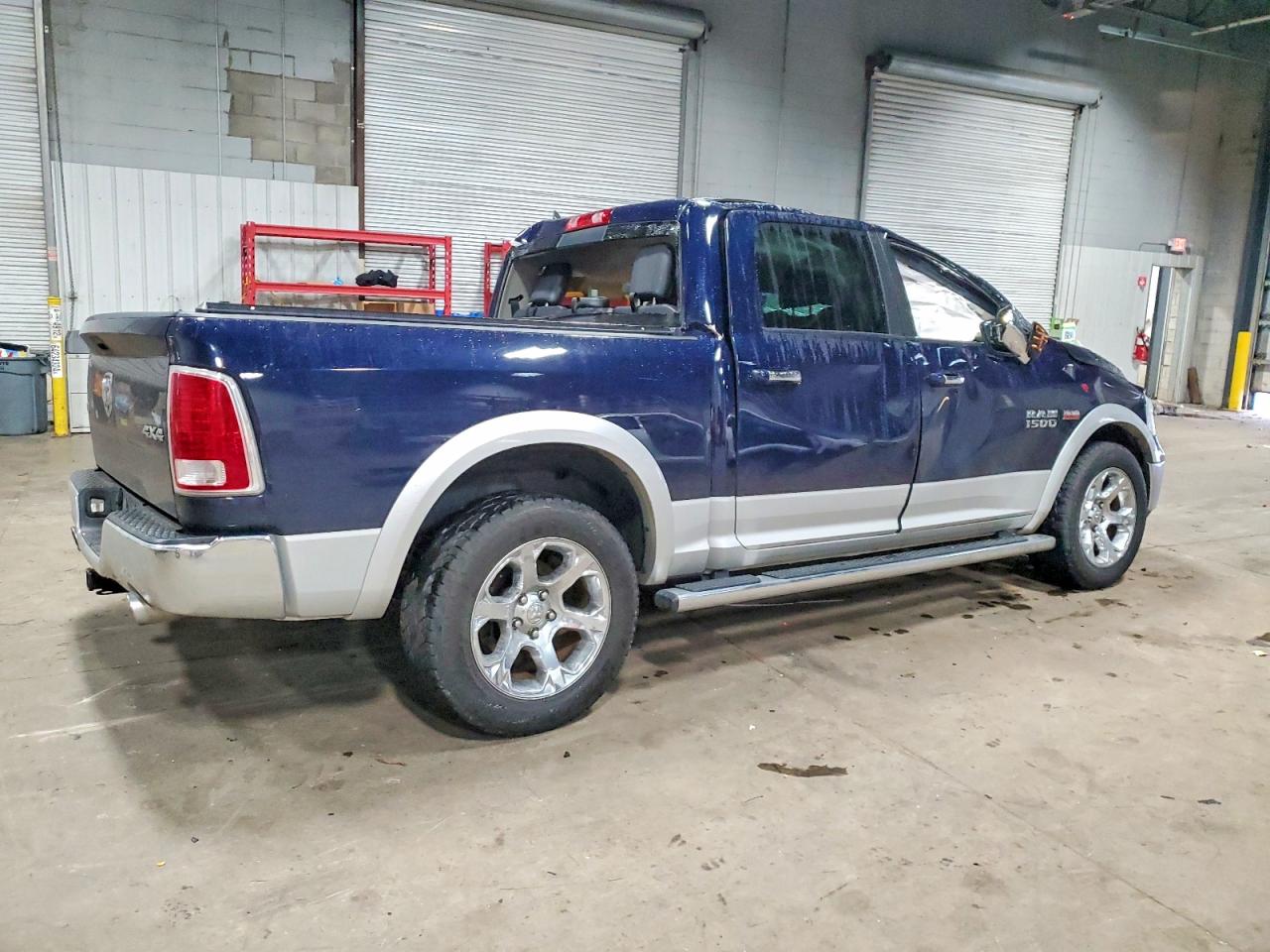 2016 RAM 1500 LARAMIE photo 3