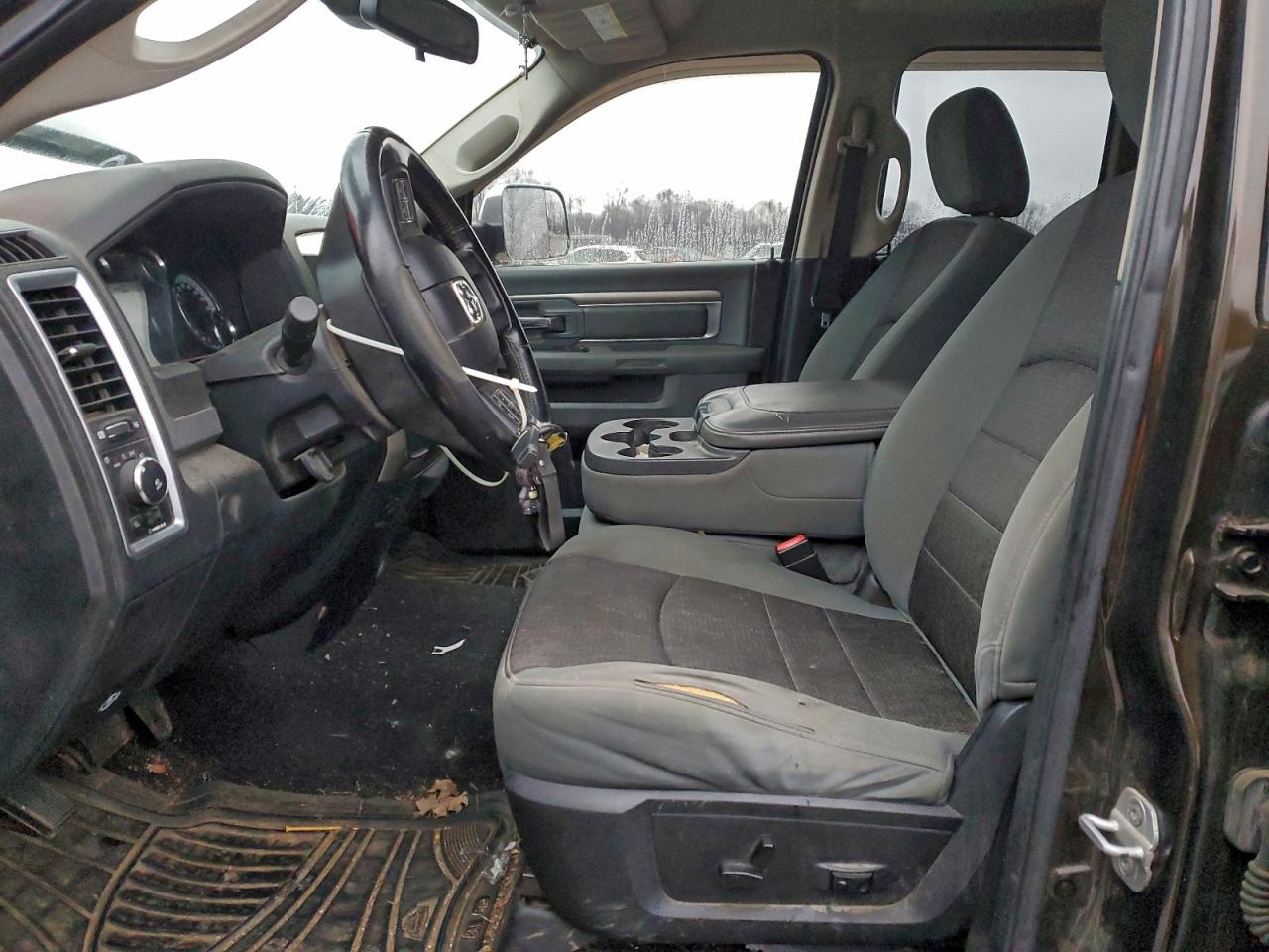 2013 RAM 1500 SLT photo 7