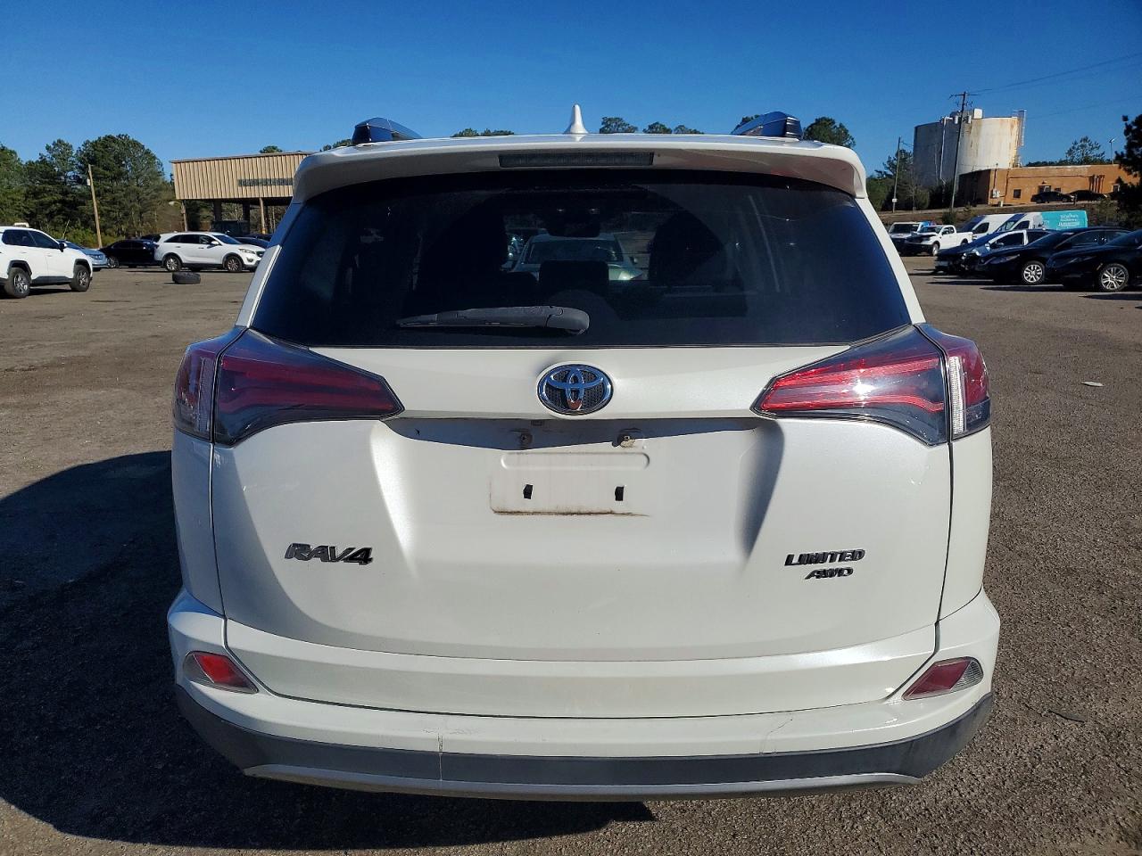 2017 TOYOTA RAV4 LIMITED photo 6