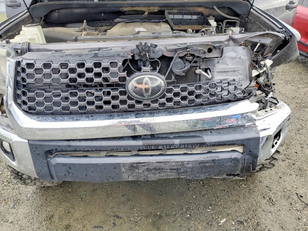 2018 TOYOTA TUNDRA CREWMAX SR5 photo 11