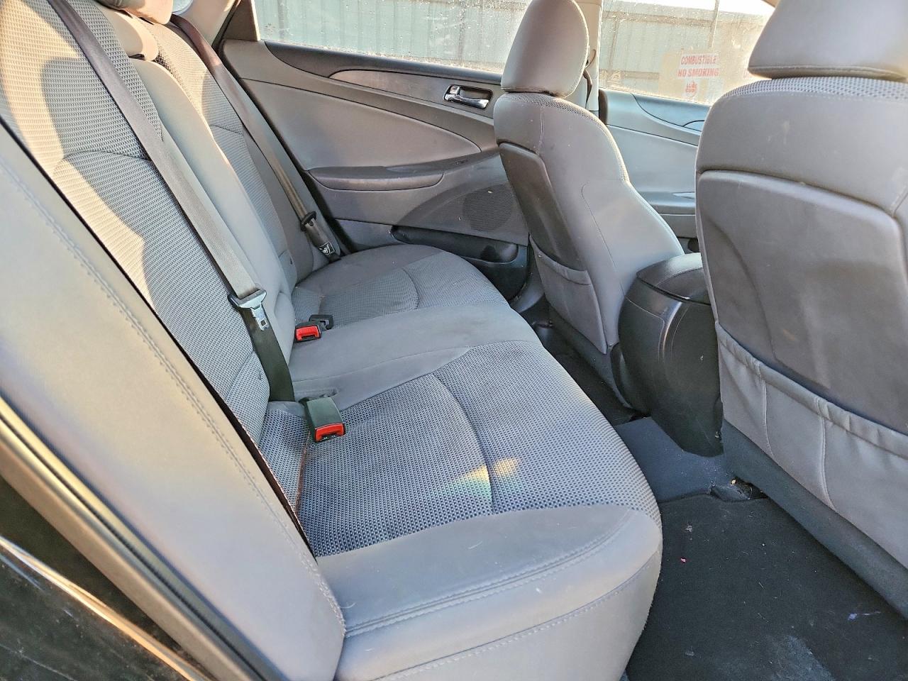 2013 HYUNDAI SONATA GLS photo 10