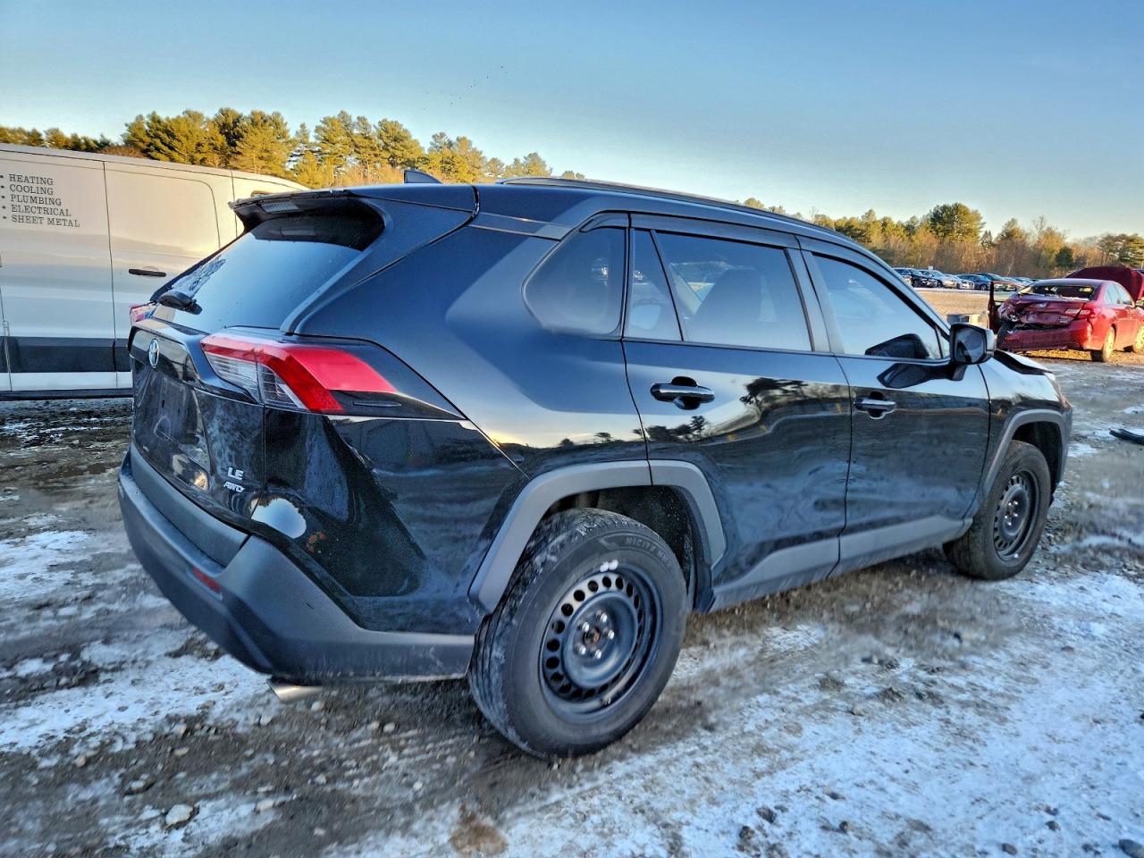 2019 TOYOTA RAV4 LE photo 3
