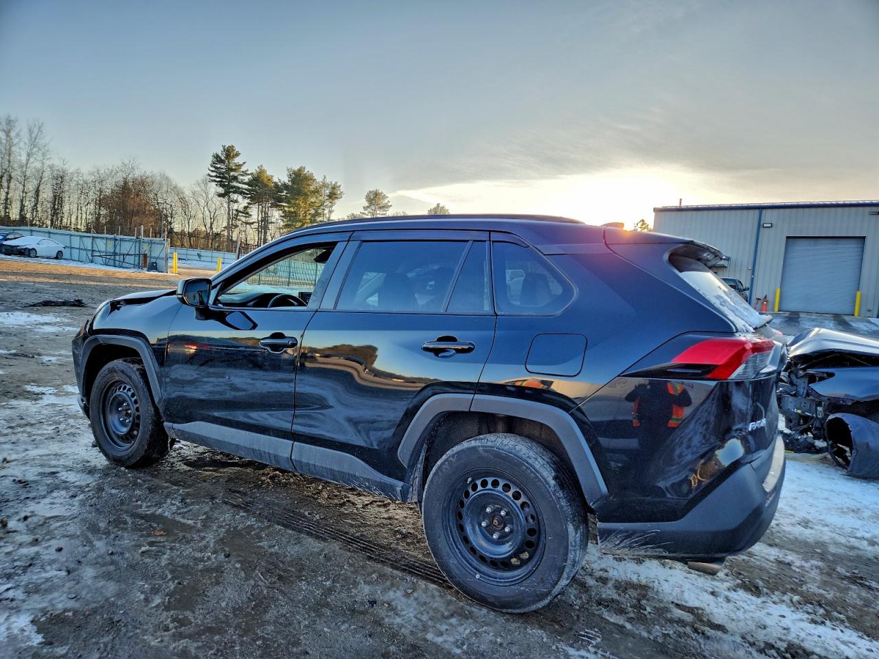 2019 TOYOTA RAV4 LE photo 2