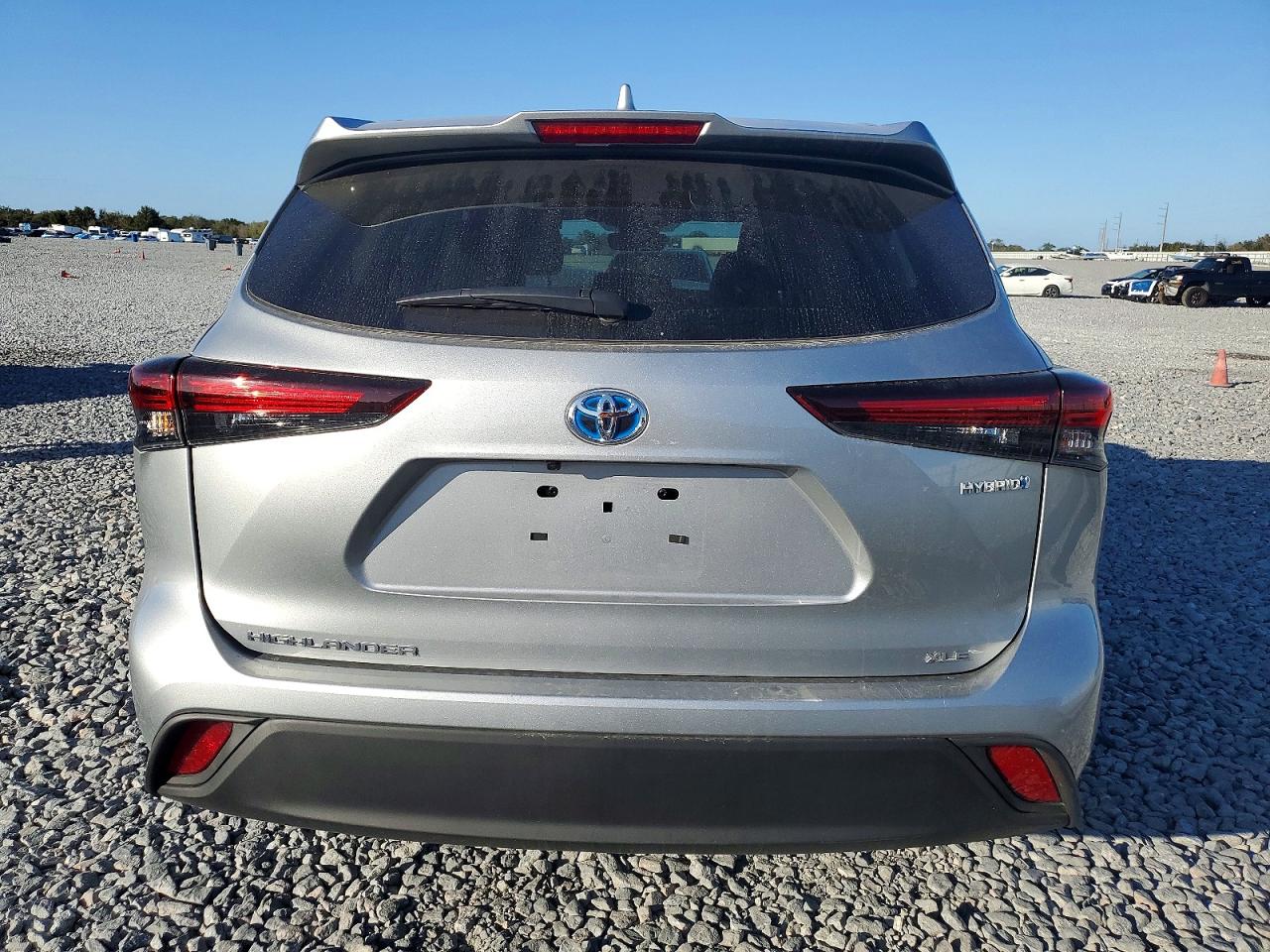 2024 TOYOTA HIGHLANDER HYBRID XLE photo 6
