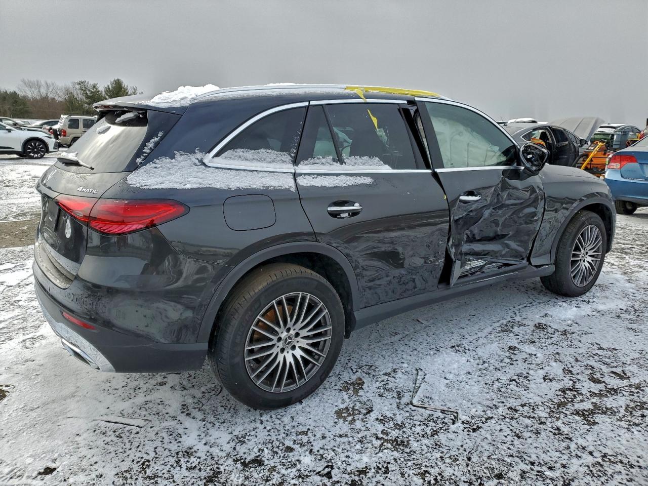 2025 MERCEDES-BENZ GLC 300 4MATIC photo 3