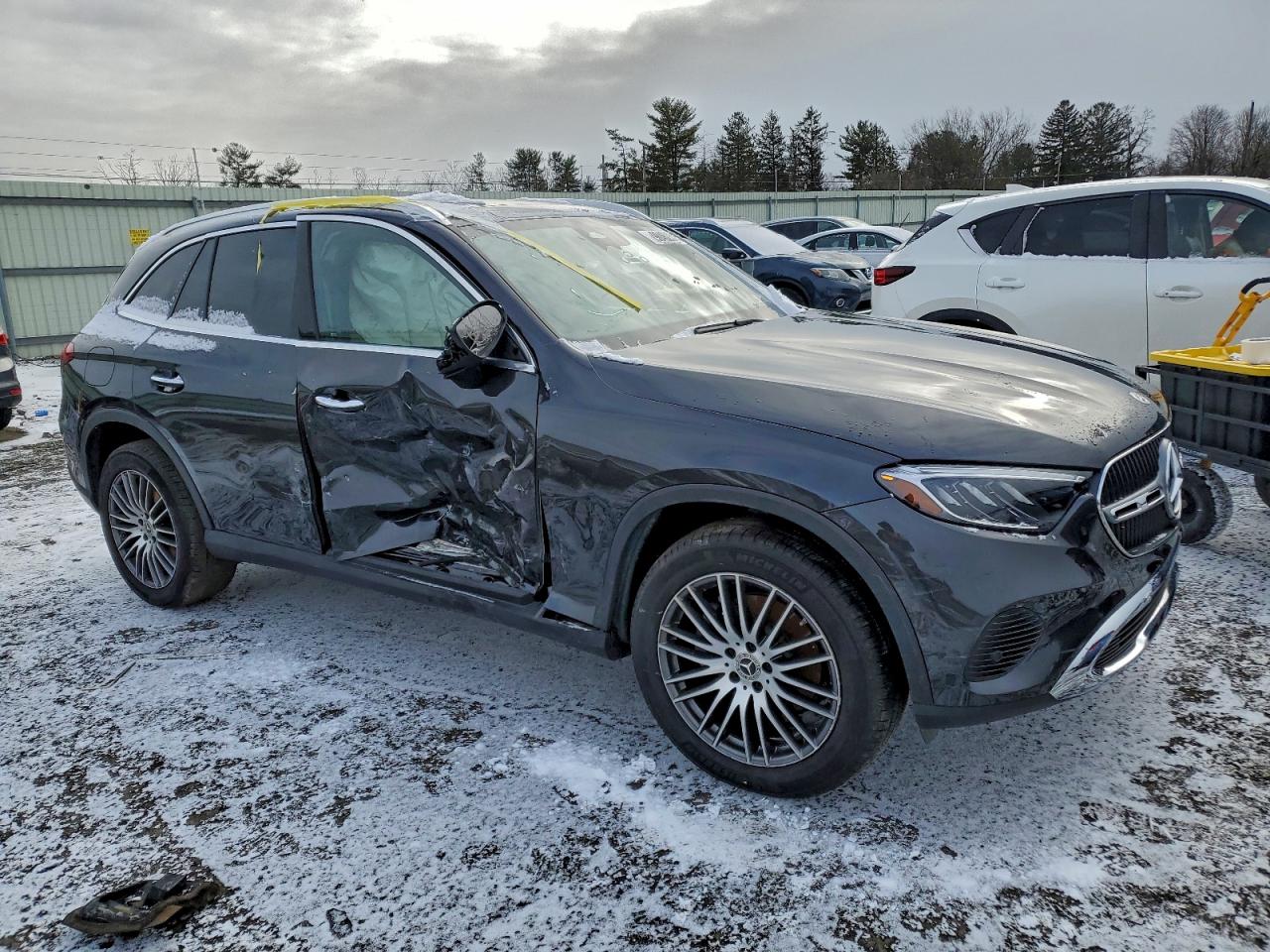 2025 MERCEDES-BENZ GLC 300 4MATIC photo 4