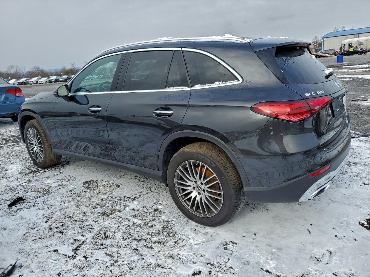 2025 MERCEDES-BENZ GLC 300 4MATIC photo 2