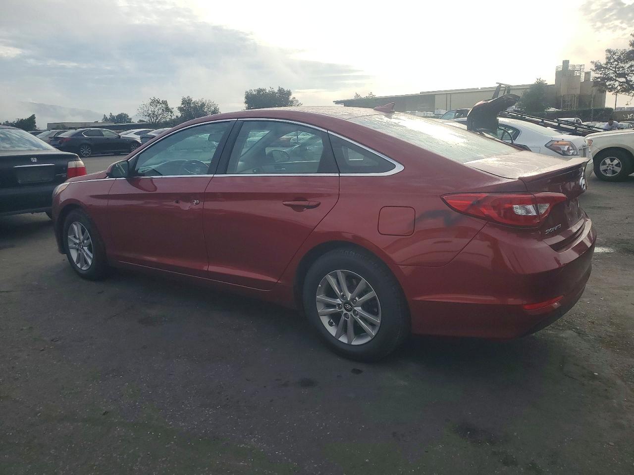 2016 HYUNDAI SONATA SE photo 2