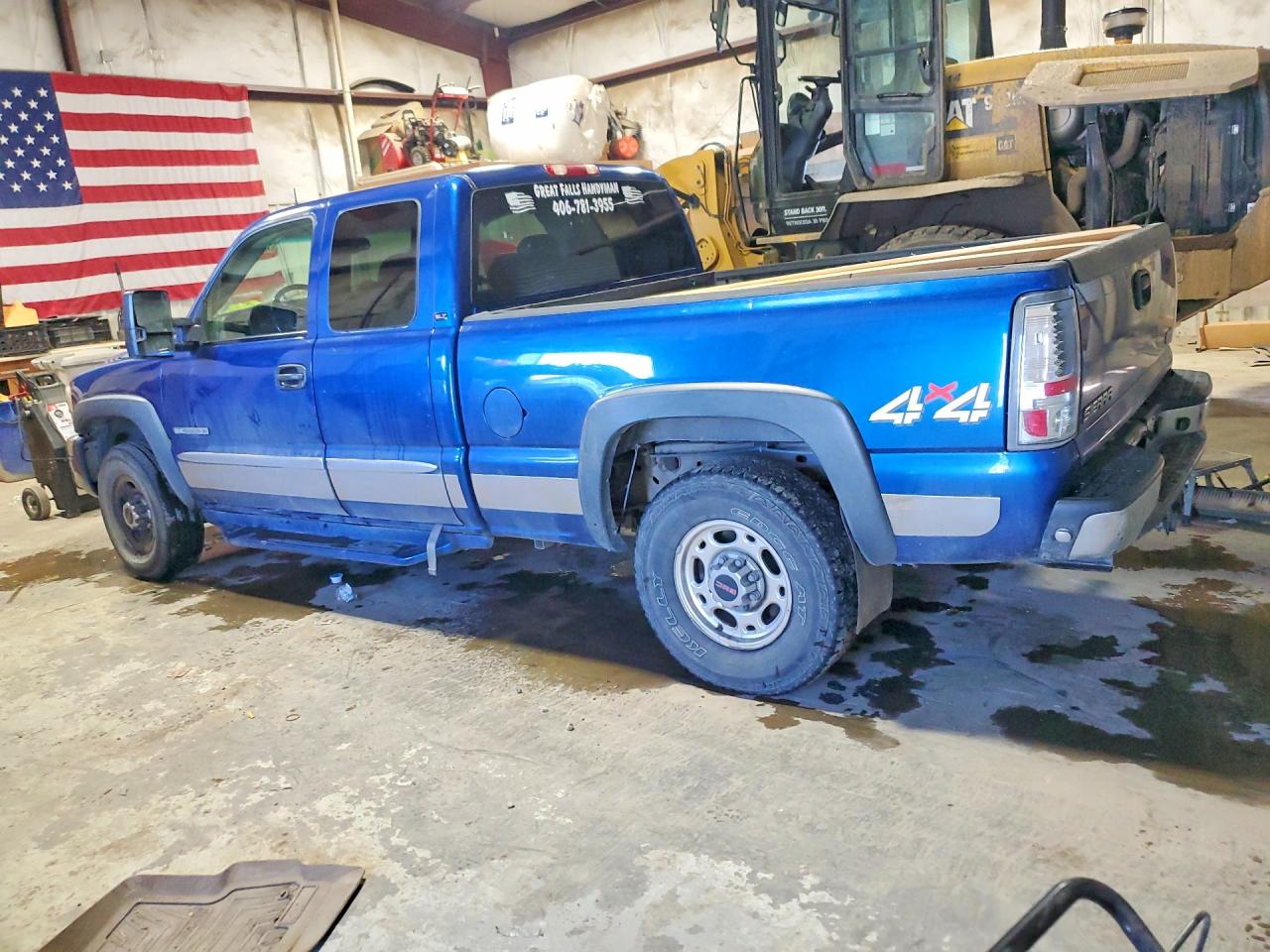 2003 GMC NEW SIERRA K2500 photo 2