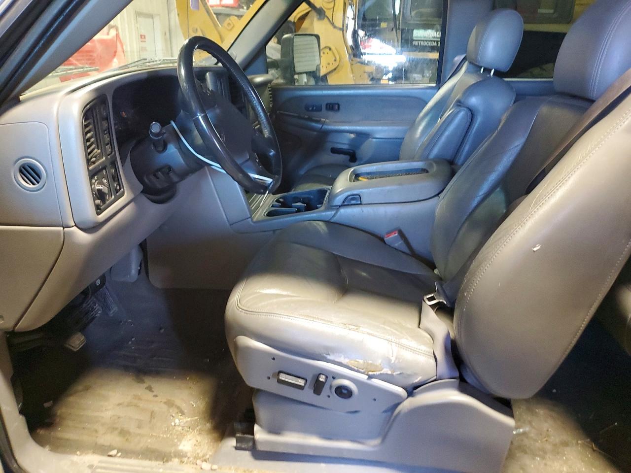 2003 GMC NEW SIERRA K2500 photo 7