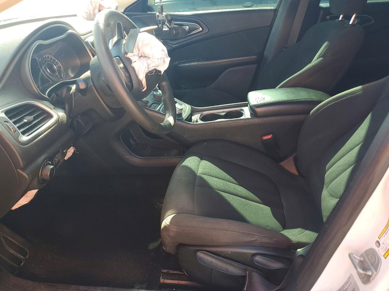 2015 CHRYSLER 200 LIMITED photo 19