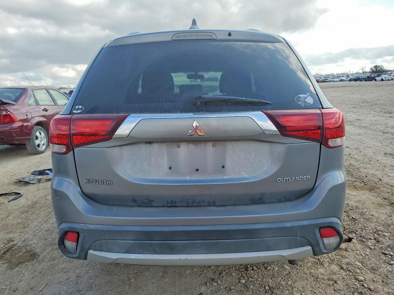 2018 MITSUBISHI OUTLANDER ES photo 6