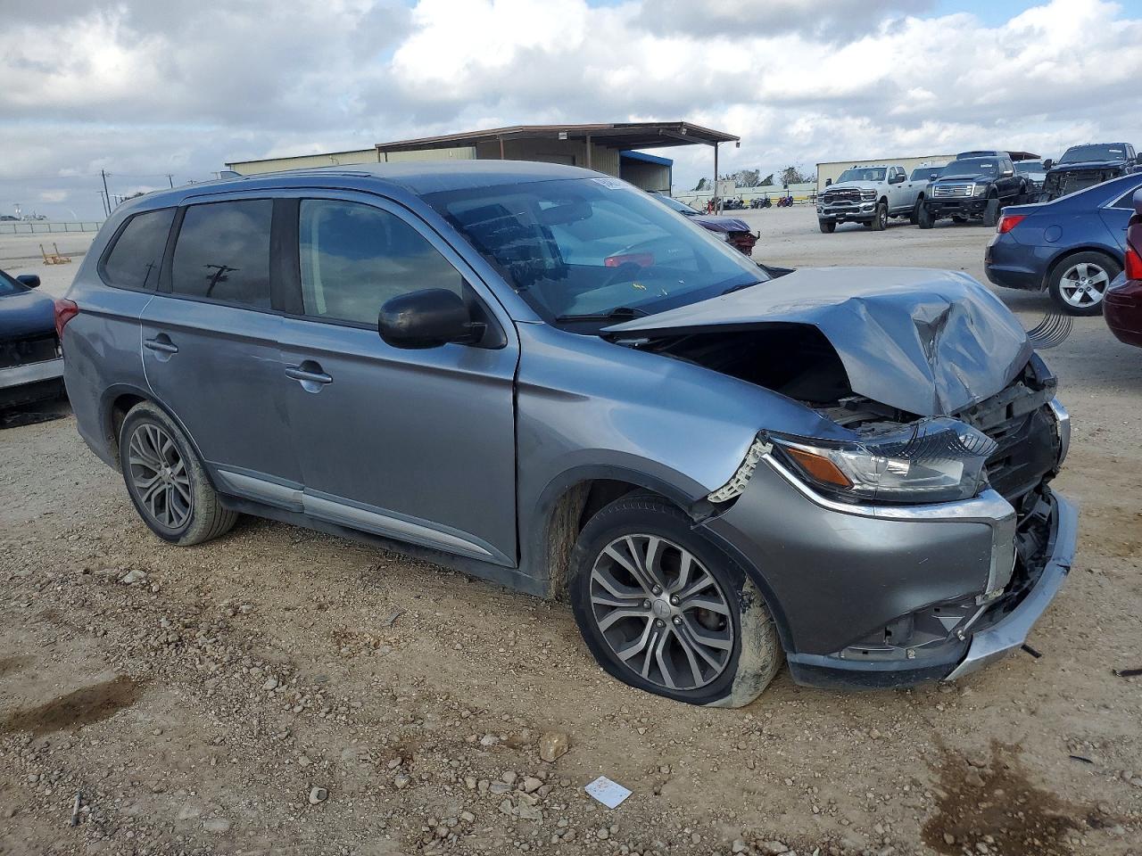 2018 MITSUBISHI OUTLANDER ES photo 4