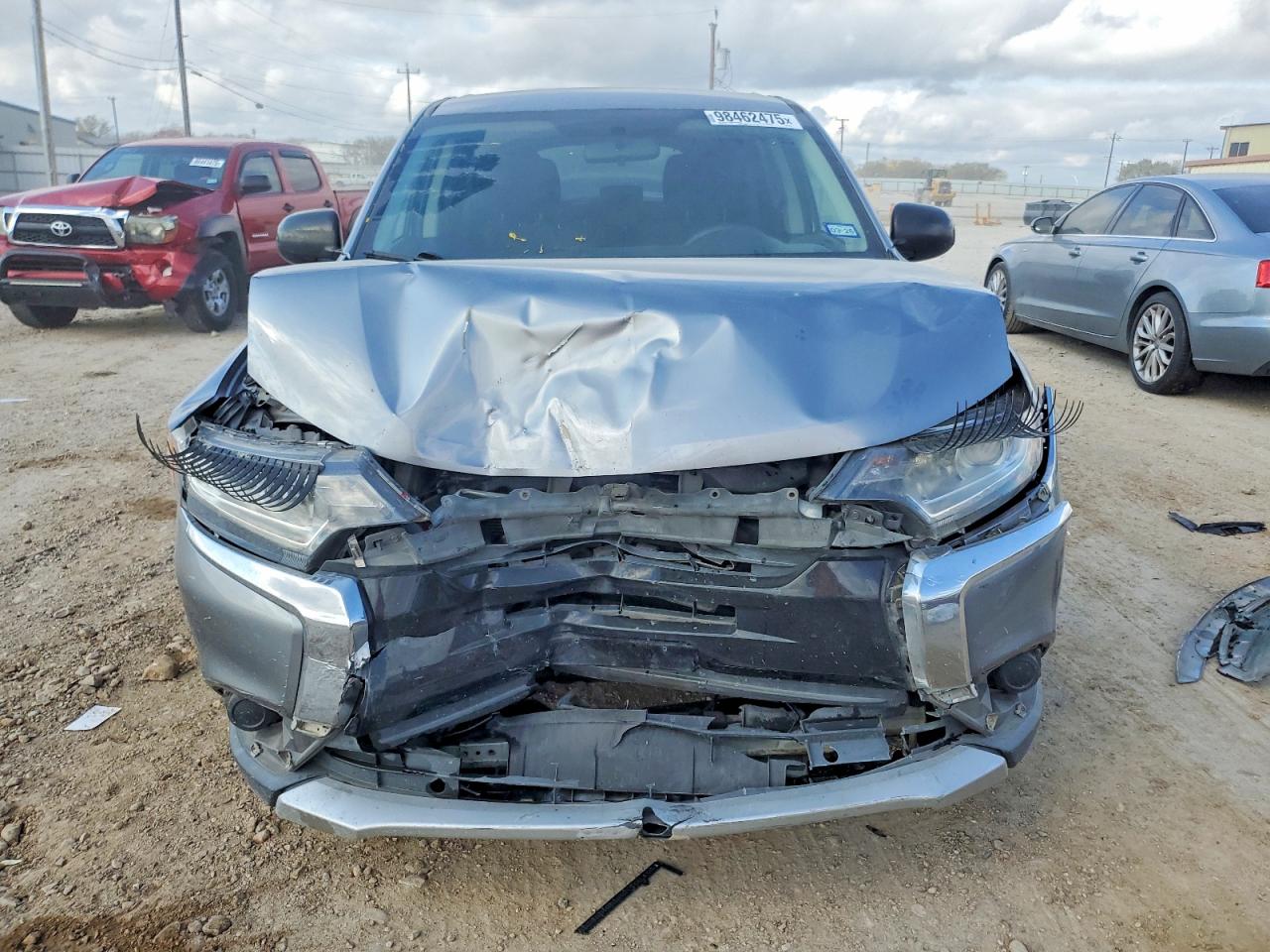 2018 MITSUBISHI OUTLANDER ES photo 5