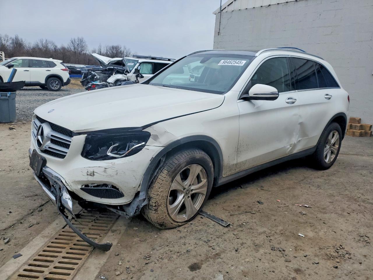 2017 MERCEDES-BENZ GLC