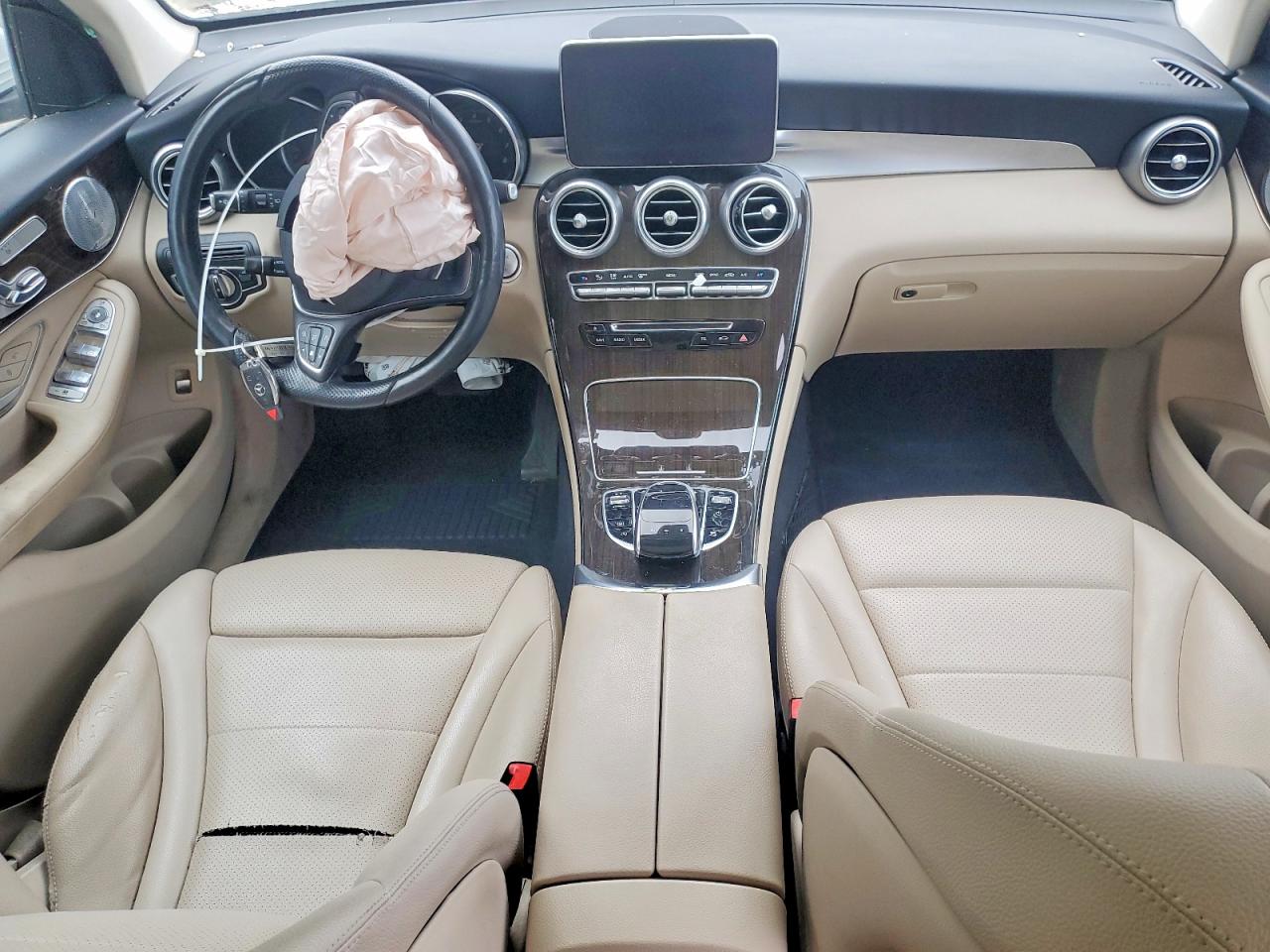2017 MERCEDES-BENZ GLC 300 4MATIC photo 8