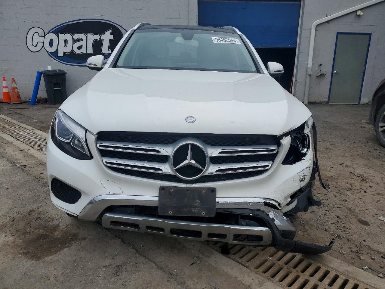 2017 MERCEDES-BENZ GLC 300 4MATIC photo 5